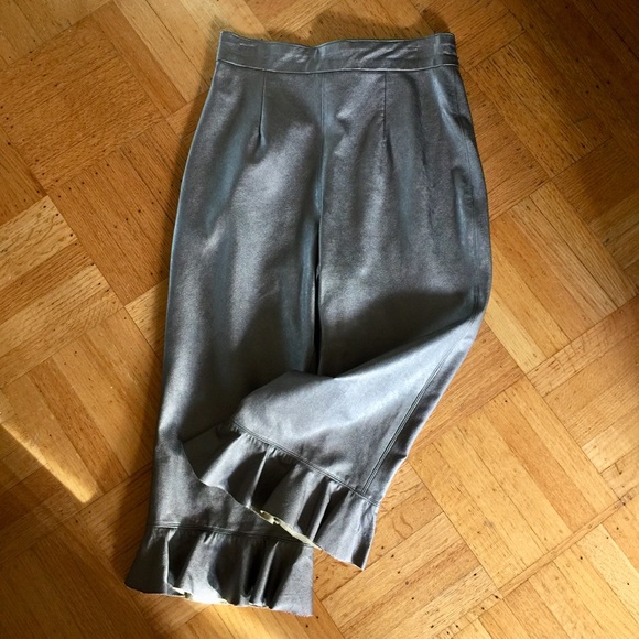 NLA DESIGNS METALLIC RUFFLED HEM PANTS - Picture 2 of 9